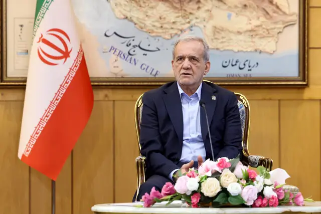 گفت‌وگوی اختصاصی پزشکیان با KHAMENEI.IR به زودی منتشر می‌شود!