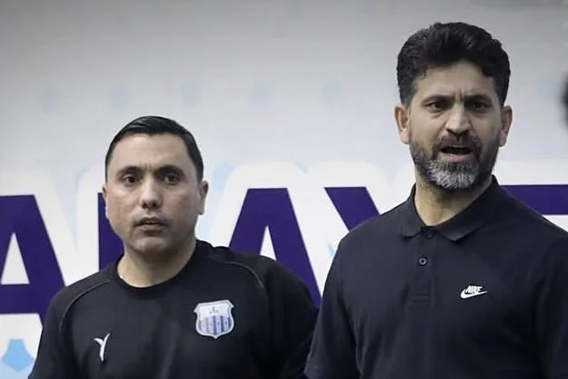 چرا تیم فوتسال پالایش‌نفت اصفهان در دقایق ابتدایی مسابقات زمین می‌خورد؟ مهرداد جابری پاسخ داد