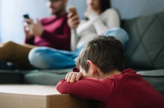 چرا نسل جدید بچه‌ها را با ترس از تروما رها کرده‌ایم؟ حقیقتی که پدر و مادرها نمی‌دانند!