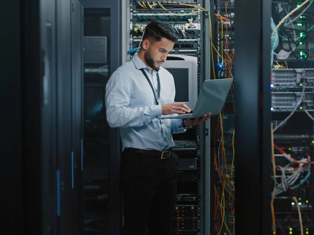 ۵ سؤال کلیدی که سرنوشت خرید سرور اچ پی سازمان شما را رقم می‌زند!