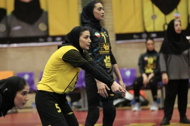 سرمربی سپاهان: ضعف‌های تیم را کشف کردیم؛ وعده جبران در دور برگشت لیگ والیبال بانوان