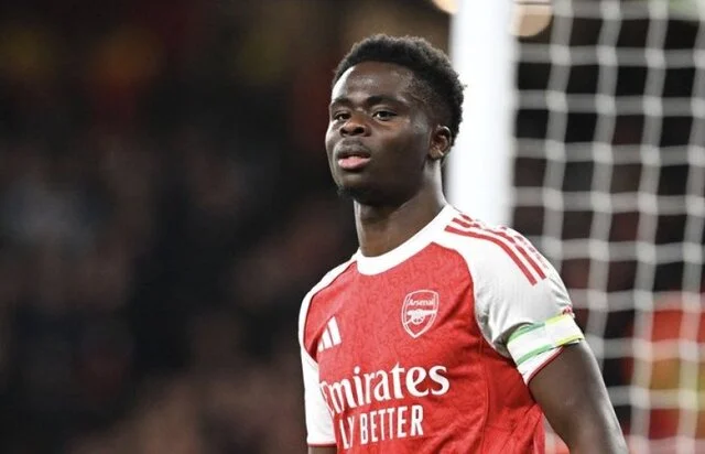 اعتراف جنجالی ساکا پس از پیروزی عجیب آرسنال: فقط خوش شانس بودیم!