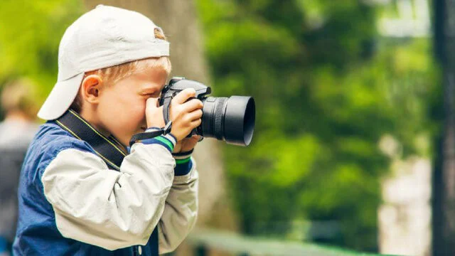 چگونه آموزش عکاسی به کودکان، دریچه‌ای نو به زندگی آن‌ها باز می‌کند؟