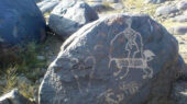 سنگ‌نگاره‌های خراسان رضوی؛ رازهای کهن حک شده بر دل صخره‌ها که تاریخ را نجوا می‌کنند