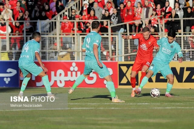 چرا زمین نامناسب یادگار امام(ره) مانع اصلی افت تراکتور شد؟