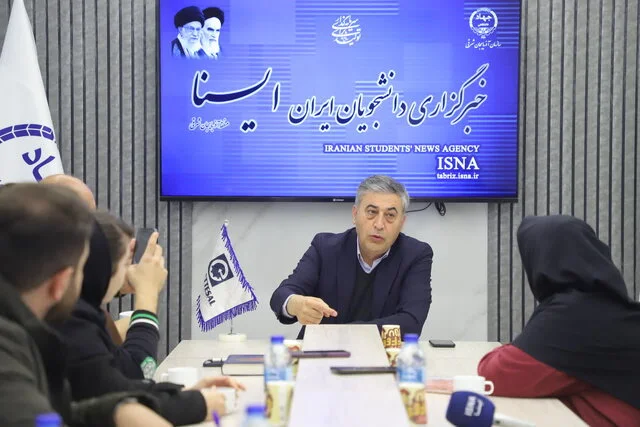 یونس اکبرپور: سیاستمداران صنعت را قربانی بازی‌های سیاسی نکنند!