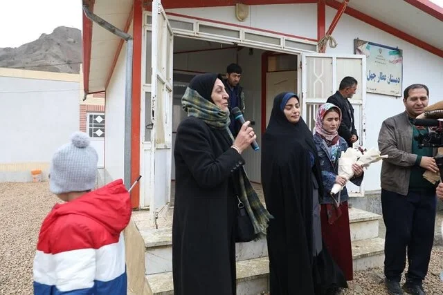 زنان روستا چگونه در ۴ ماه مدرسه‌ای ساختند که نماد امید شد؟