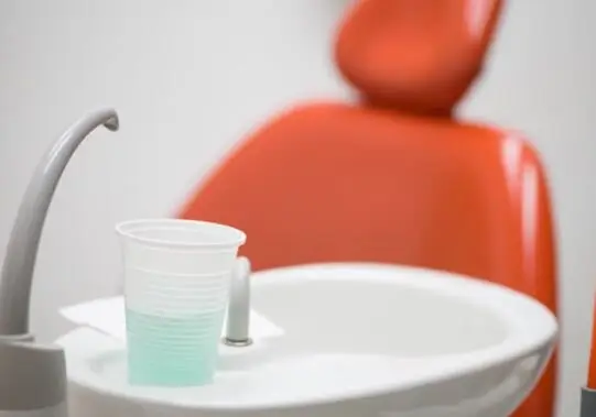 کمبود شدید مراقبت فوری دندان در انگلیس؛ بیماران به خوددرمانی‌های خطرناک روی آورده‌اند!