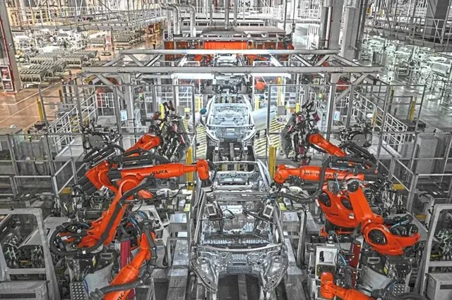 اقتصاد چین در مسیر کندی؛ رشد تولید و مصرف کمتر از انتظار شد!