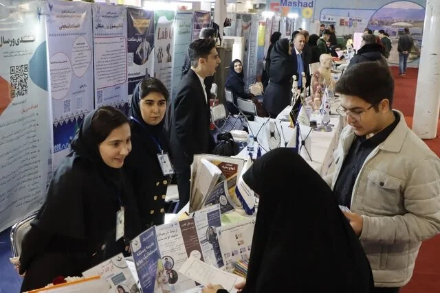 دانشگاه آزاد با محصولات بازارمحور، نمایشگاه پژوهش را به تسخیر خود درآورد!