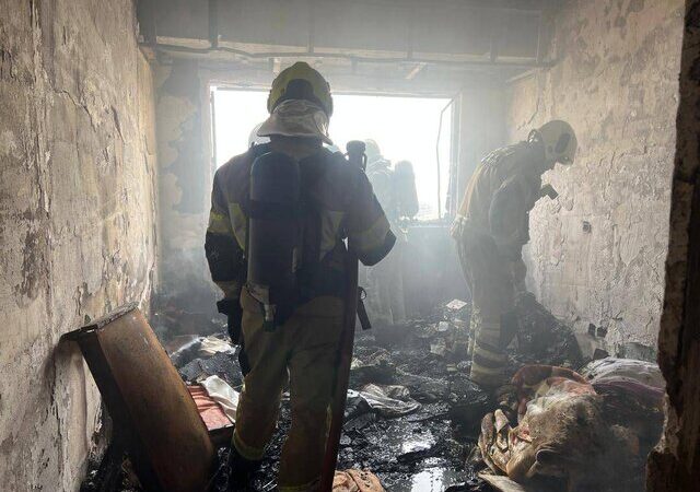 آتش‌سوزی هولناک در برج ۲۰ طبقه دهکده المپیک؛ نجات معجزه‌آسای ۱۰ نفر از دل شعله‌ها