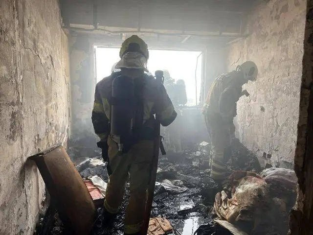 آتش‌سوزی هولناک در برج ۲۰ طبقه دهکده المپیک؛ نجات معجزه‌آسای ۱۰ نفر از دل شعله‌ها