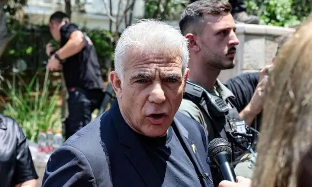 لاپید: نتانیاهو به «لکه ننگ» اسرائیل تبدیل شد؛ دادگاه مرکزی تل‌آویو صحنه درگیری سیاسی!