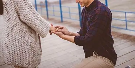 خواستگاری در خیابان‌های ایران؛ لحظه‌ای که همه چشم‌ها را خیره کرد!