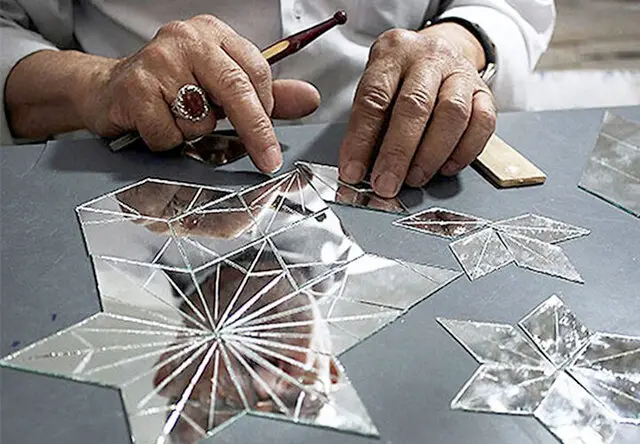 آیین احیای هنر آیینه‌کاری در بروجرد؛ درخشش دوباره جلوه‌های سنتی ایران