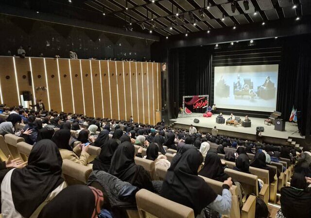 دانشجویان علم و صنعت در جشن باشکوه یلدا؛ سالن ۶۵۰ نفری پر از شور و موسیقی شد