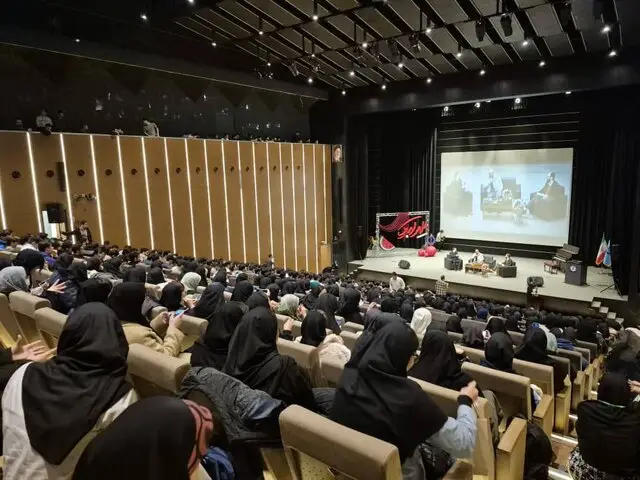 دانشجویان علم و صنعت در جشن باشکوه یلدا؛ سالن ۶۵۰ نفری پر از شور و موسیقی شد