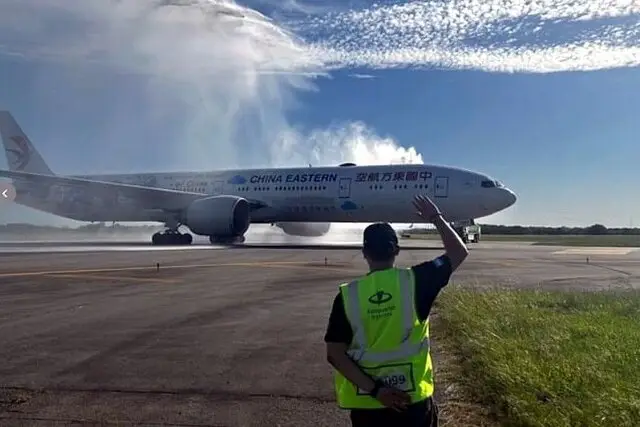 پروازی که نیمی از کره زمین را زیر بال‌هایش می‌کشد؛ رکوردی بی‌سابقه در آسمان‌ها