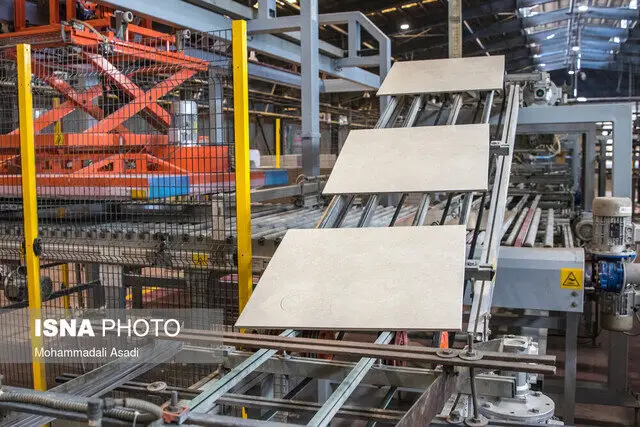 واحد صنعتی لرستان پس از یک دهه تعطیلی به زندگی بازگشت؛ اشتغال‌زایی دوباره برای صدها نفر!