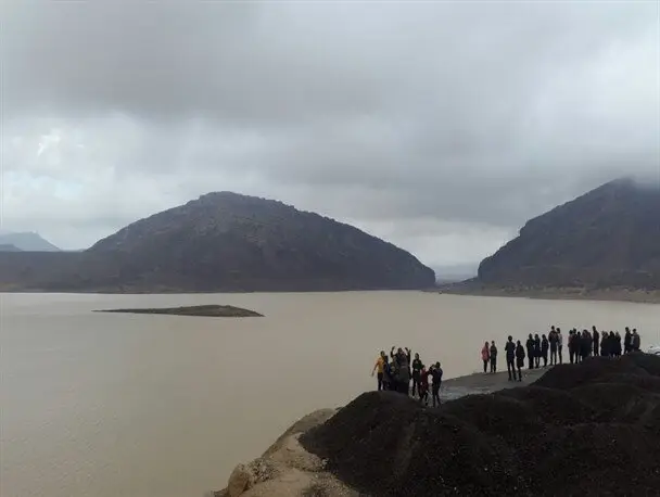 آبگیری بی‌سابقه دو سد بزرگ فیروزآباد؛ گردنه موک زیر برف سنگین گرفتار شد!