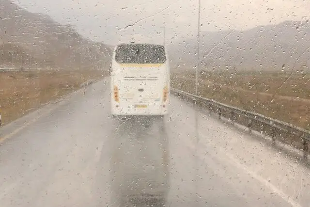 بارش شدید برف و باران در چهارمحال و بختیاری؛ هشدار برای رانندگان در جاده‌های لغزنده