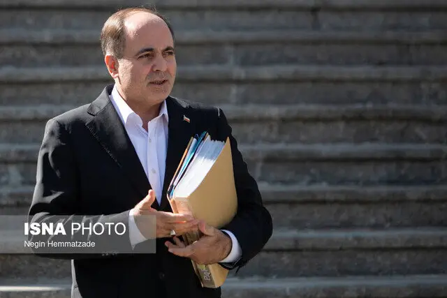 ورود وزیر جهاد کشاورزی به قم؛ از ادای احترام به شهدا تا دیدار با علمای برجسته