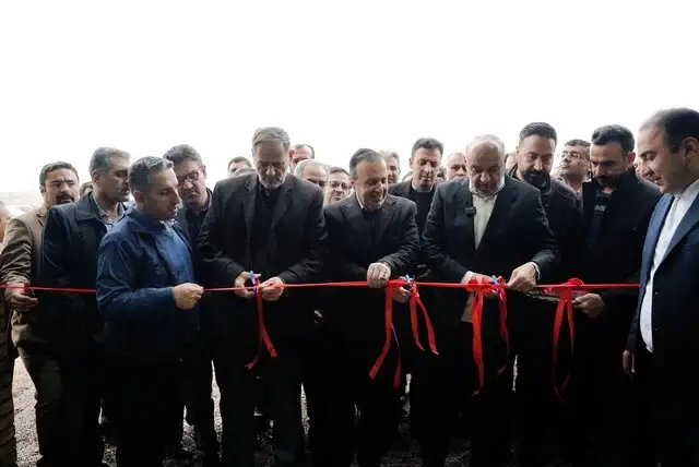 افتتاح تصفیه‌خانه نوین فولادی با هدف نجات آب؛ وزیر کار از خوشه کفش دانسفهان چه گفت؟