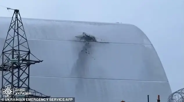 شکاف خطرناک روی سپر محافظ چرنوبیل؛ آیا نشت تشعشعات مرگبار در راه است؟