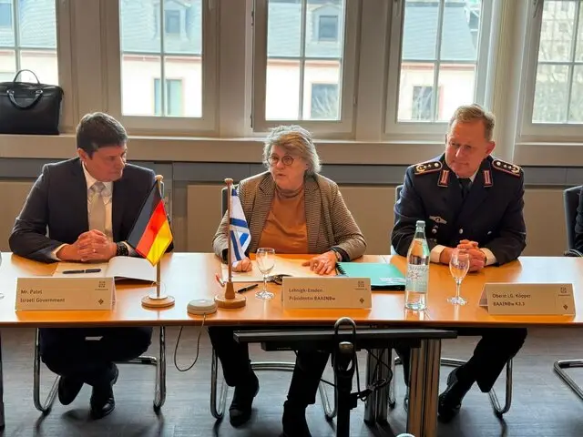 امضای تاریخی قرارداد میلیاردی توسعه سیستم دفاعی «آرو ۳» میان رژیم صهیونیستی و آلمان