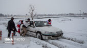 نجات معجزه‌آسا ۲۰۸ نفر گرفتار در برف و کولاک چهارمحال و بختیاری توسط هلال‌احمر