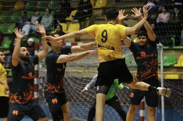 نبرد نفس‌گیر سپاهان‌نوین و فرازبام خائیز در میانه جدول؛ کدام تیم صدرنشینی را تهدید می‌کند؟