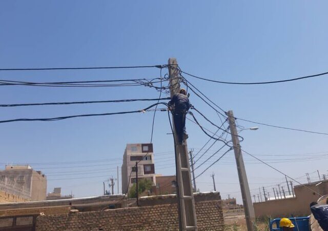 جمع‌آوری بیش از ۴۰۰ انشعاب غیرمجاز برق در آبادان؛ هشدار جدی به متخلفان!