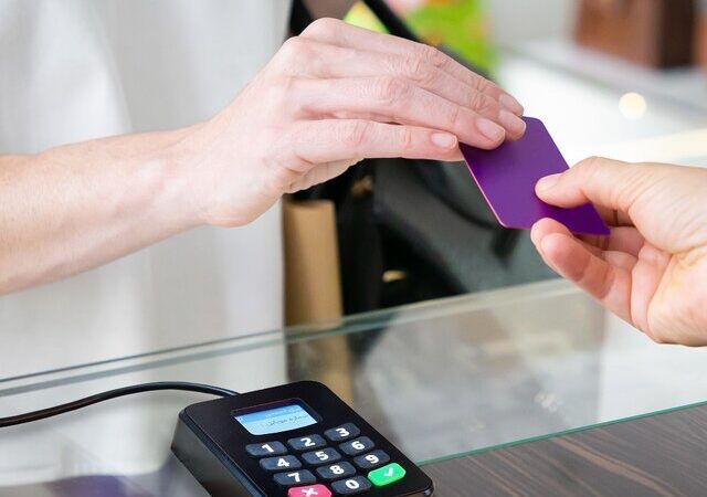 چرا ثبت شماره موبایل مشتری به برگ برنده طلایی کسب‌وکارها تبدیل شده است؟