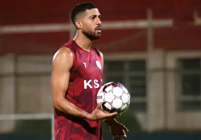 سنگرگیر: برد در جام حذفی هدیه‌ای برای همسرم و هواداران فولاد بود!