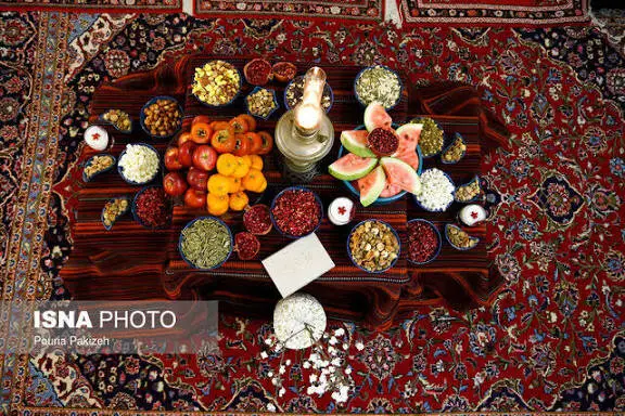 راز ماندگاری یلدا؛ چگونه این شب گرم، قلب زمستان را روشن نگه می‌دارد؟