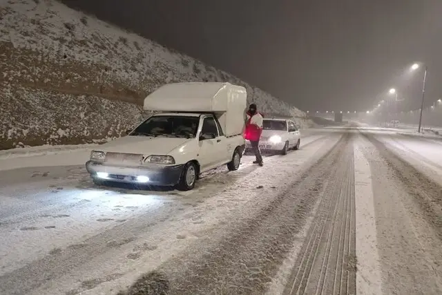 نجات معجزه‌آسای هلال‌احمر خراسان شمالی از چنگ کولاک؛ ۲۰۰۰ نفر رها شدند!