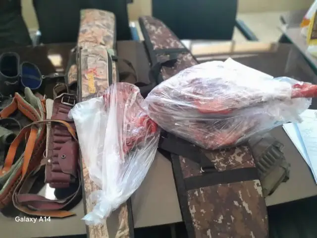 شبکه متخلفان شکار غیرمجاز در اقلید سرانجام دستگیر شدند؛ کشف سلاح‌ها و لاشه‌های ممنوعه در منطقه حساس بصیران