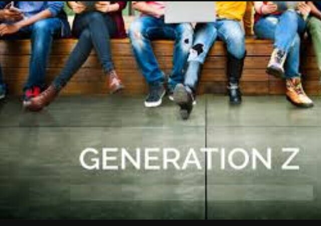 چرا نسل Z و آلفا در مدارس با اینترنت و موبایل تهدید می‌شوند؟