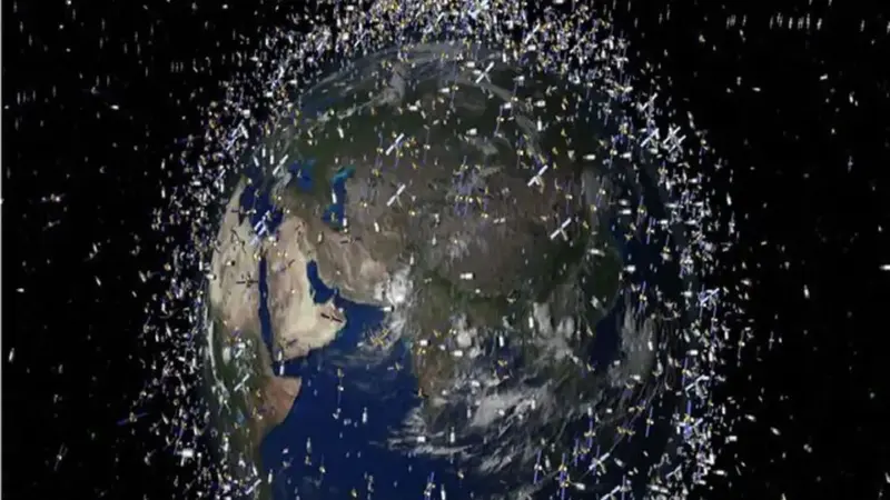 اولین بیمه ویژه زباله‌های فضایی جهان رونمایی شد؛ خطر نامرئی در مدار زمین مهار می‌شود!
