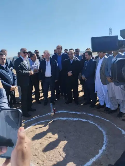آغاز پرقدرت ساخت دو نیروگاه خورشیدی در دورافتاده‌ترین نقطه ایران؛ آینده روشن انرژی‌های تجدیدپذیر در سیستان و بلوچستان