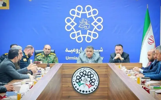 شهرداری ارومیه وارد میدان شد؛ طرح ضربتی برای پایان دادن به سد معبر در شهر!