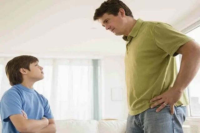 چرا نوجوانان به خودآسیبی پناه می‌برند؟ نقش بحرانی خانواده و اعتیاد به اینترنت فاش شد