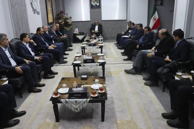 استاندار سیستان و بلوچستان وعده رفع موانع بزرگ سرمایه‌گذاری در نیروگاه‌های خورشیدی مکران را داد