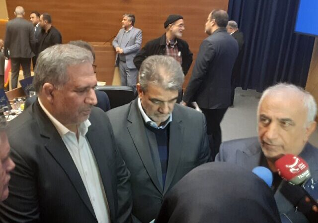 رئیس کمیسیون اقتصادی مجلس هشدار داد: اقتصاد ۱۴۰۵ سخت‌تر از امروز می‌شود؟