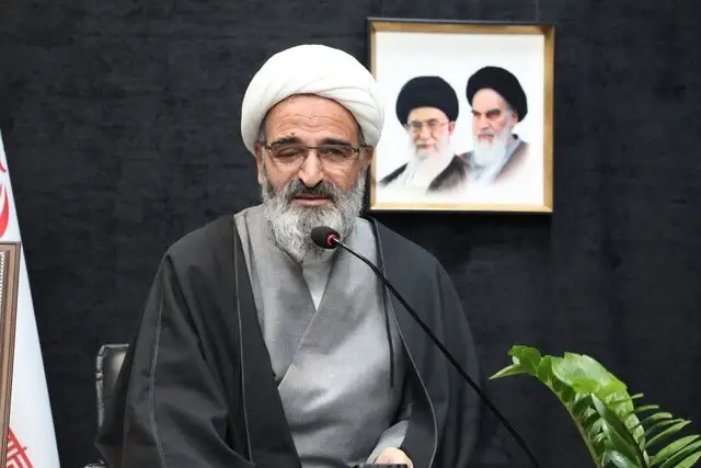 نماینده ولی‌فقیه سمنان: تضعیف دولت، خیانت به توصیه‌های رهبر معظم است!