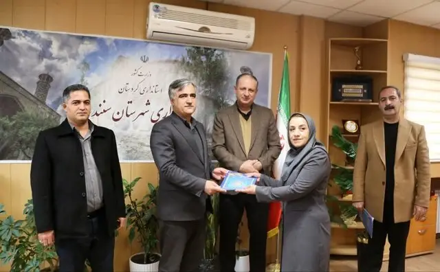 برای نخستین بار در سنندج؛ زنی دکترای مدیریت به سرپرستی ورزش و جوانان رسید