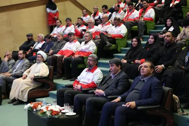 استاندار کرمان: راز شکوه امروز بم در فداکاری بی‌نظیر داوطلبان زلزله است