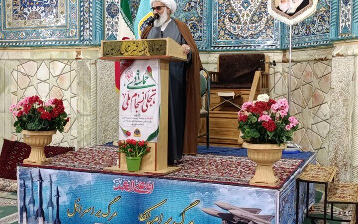 امام‌جمعه ورامین: ۹ دی، روزی سرنوشت‌ساز برای تجدید میثاق ملت با ولایت و مقابله قاطع با فتنه‌ها