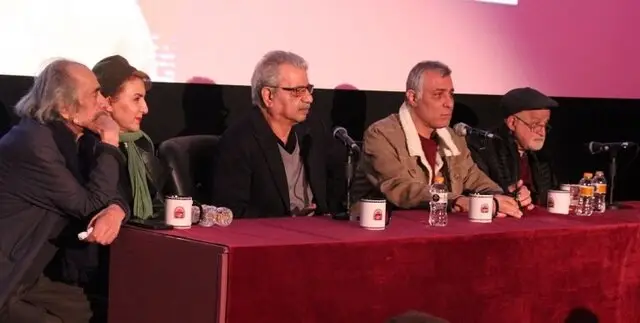 انتقاد تند از دستمزدهای نجومی بازیگران و بی‌توجهی به نسل جوان سینما!