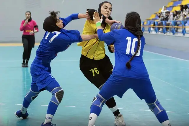 پیروزی نفس‌گیر نامی‌نو مقابل استقلال با بازگشتی استثنایی در لیگ هندبال بانوان